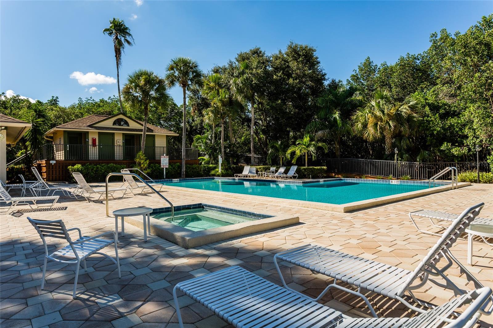 731 CAYA COSTA CT NE