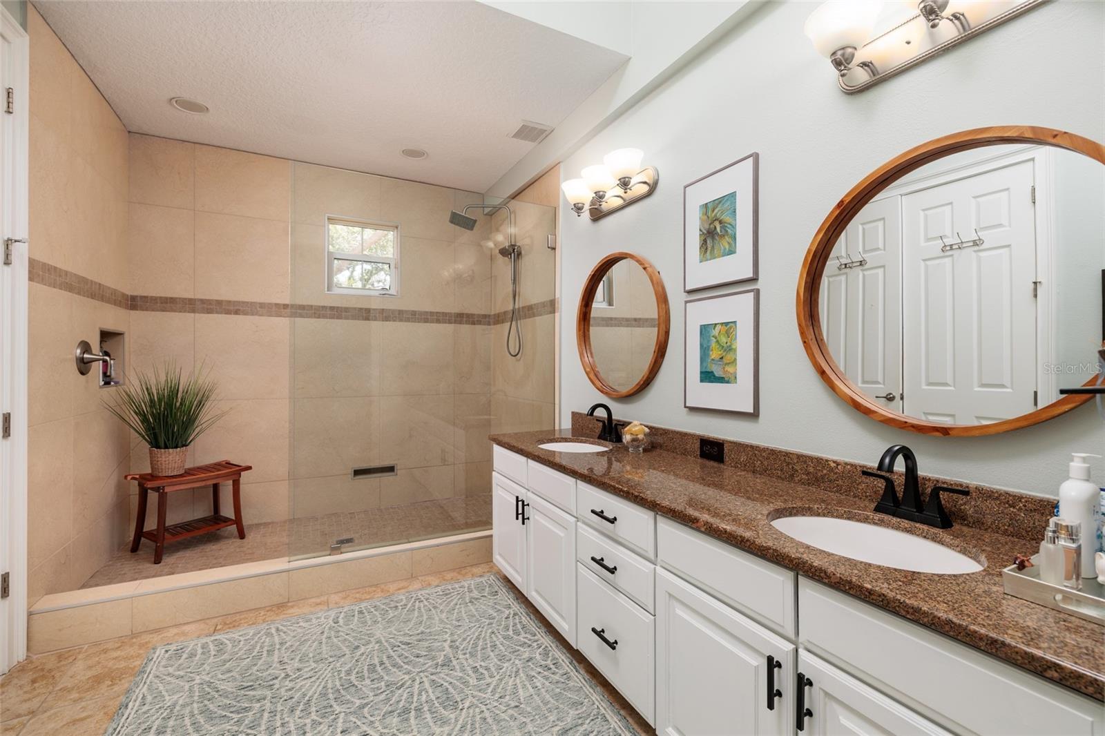 190 BANYAN BAY DR