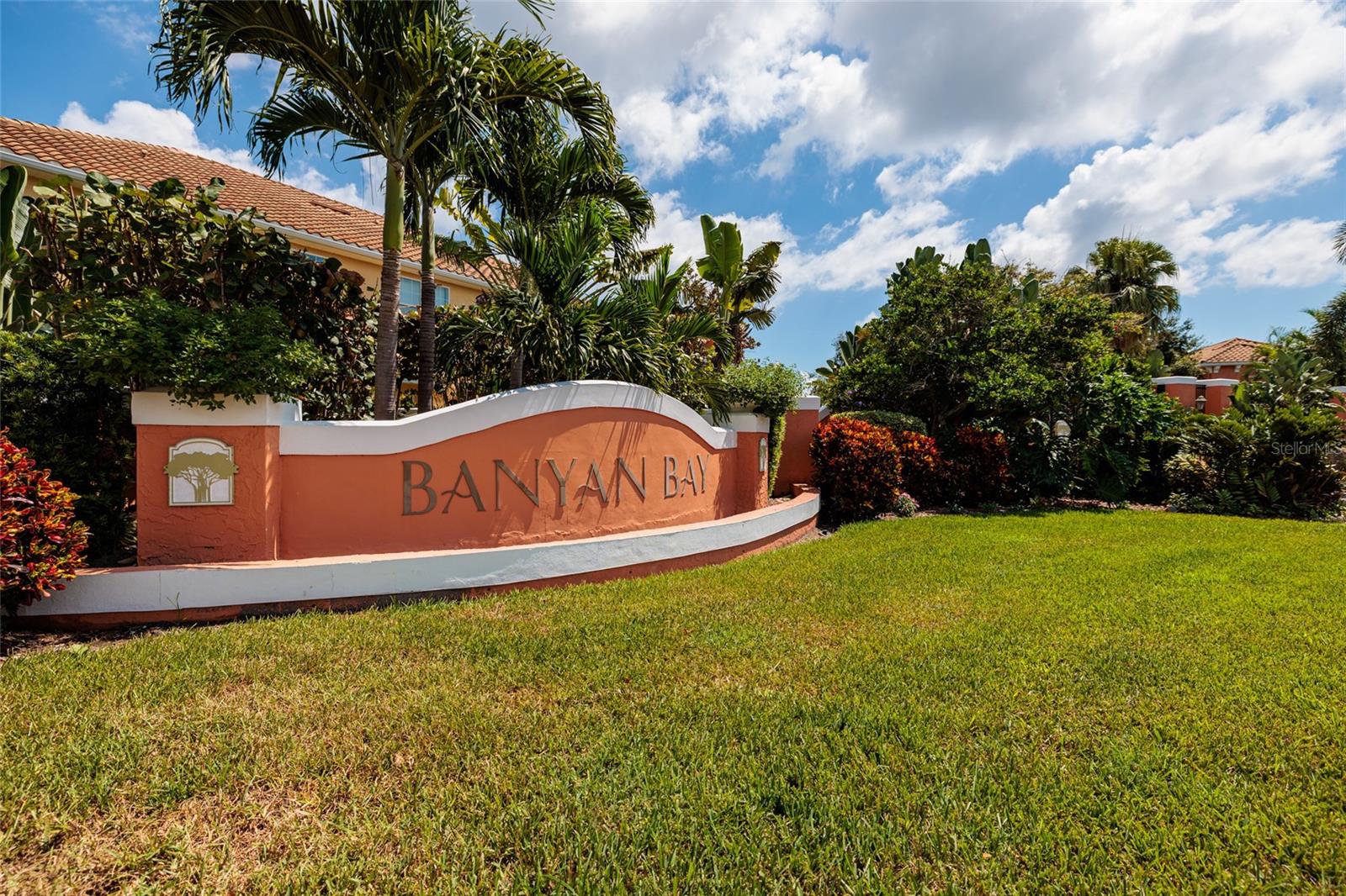 190 BANYAN BAY DR