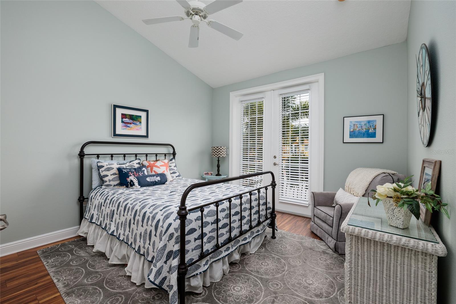 190 BANYAN BAY DR