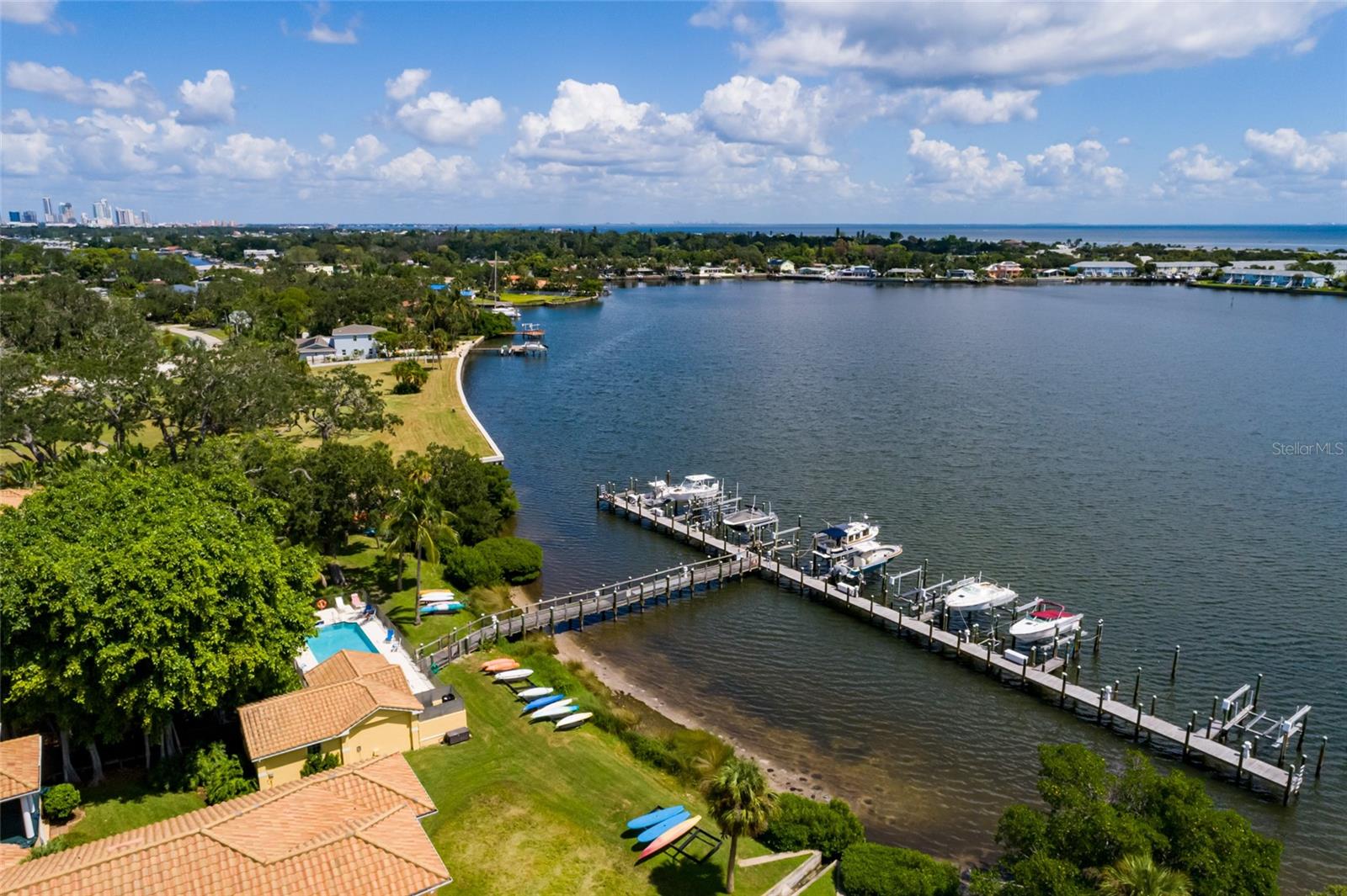 190 BANYAN BAY DR