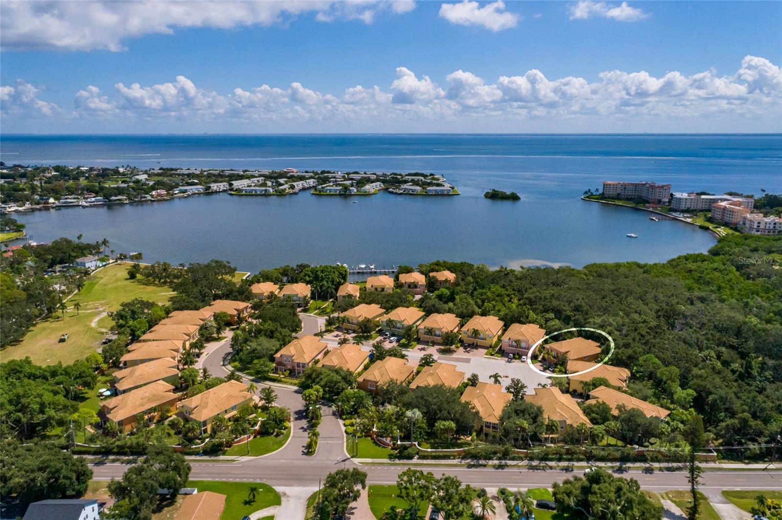 190 BANYAN BAY DR