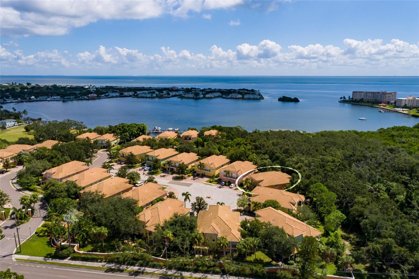 190 BANYAN BAY DR