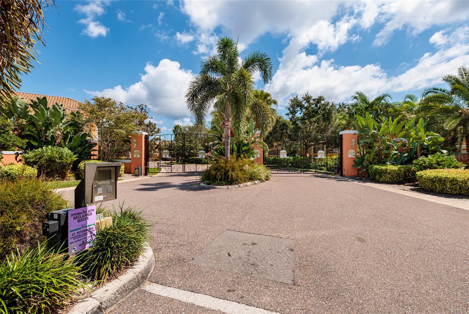 190 BANYAN BAY DR