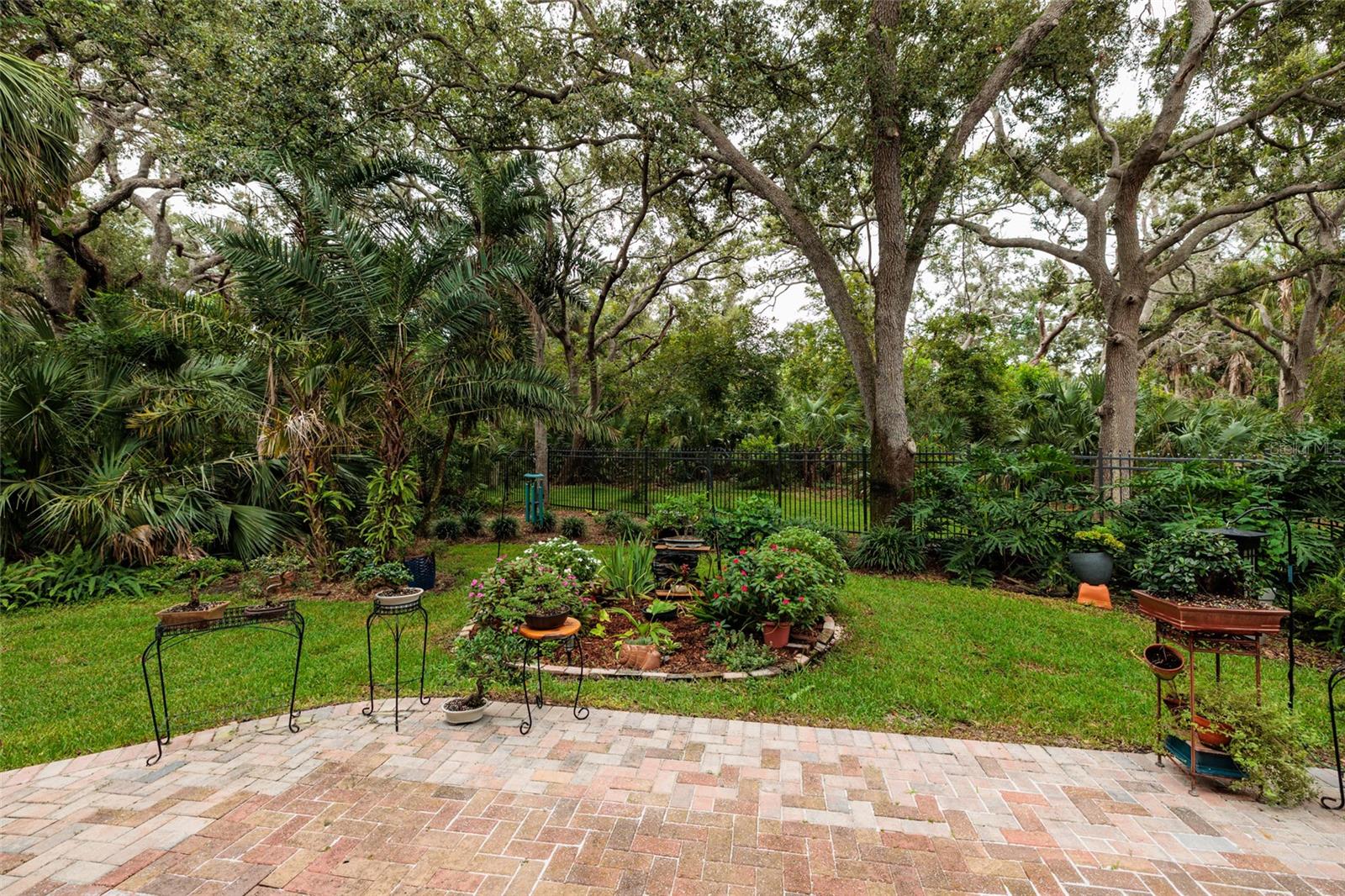 190 BANYAN BAY DR