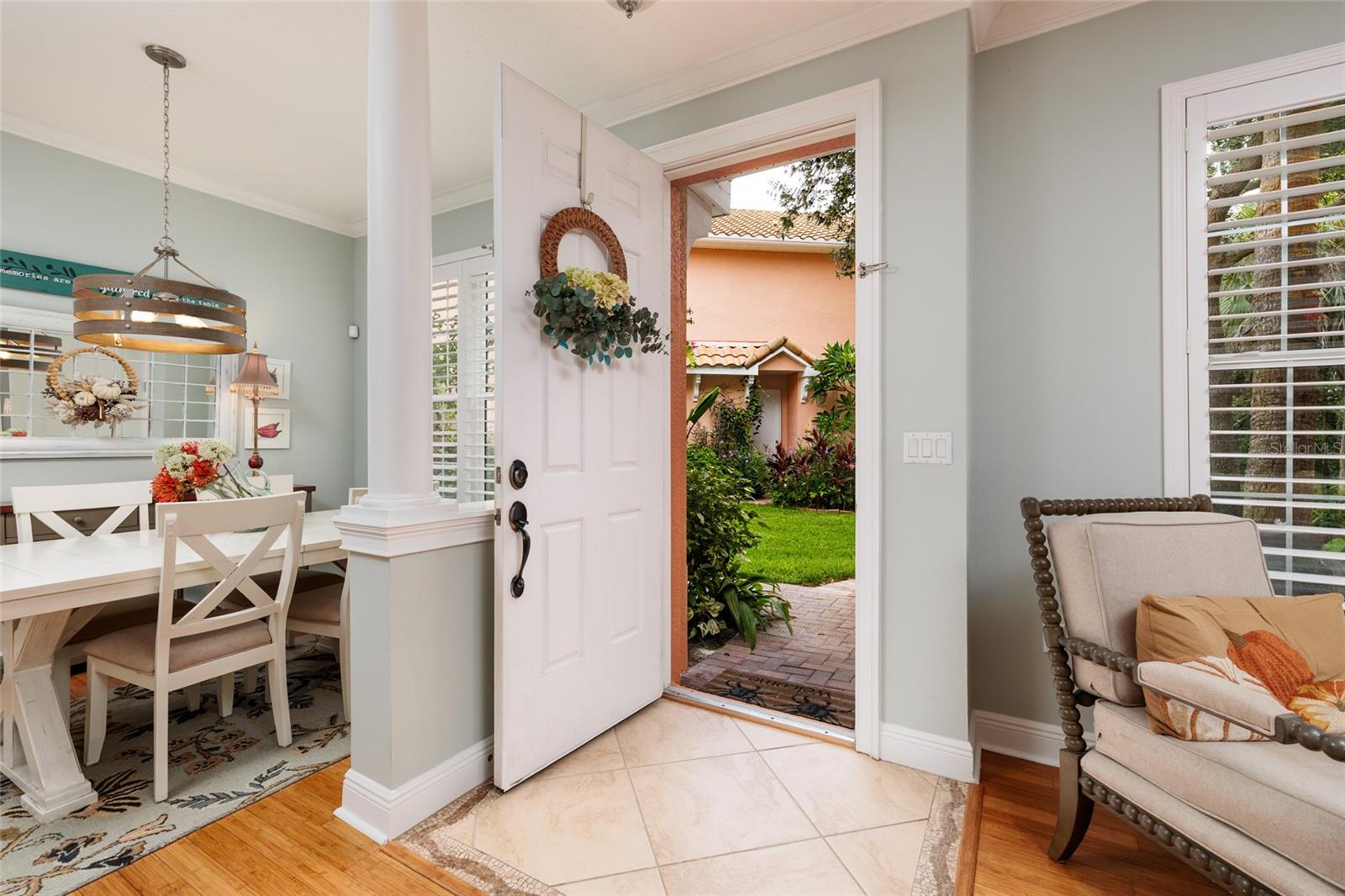 190 BANYAN BAY DR
