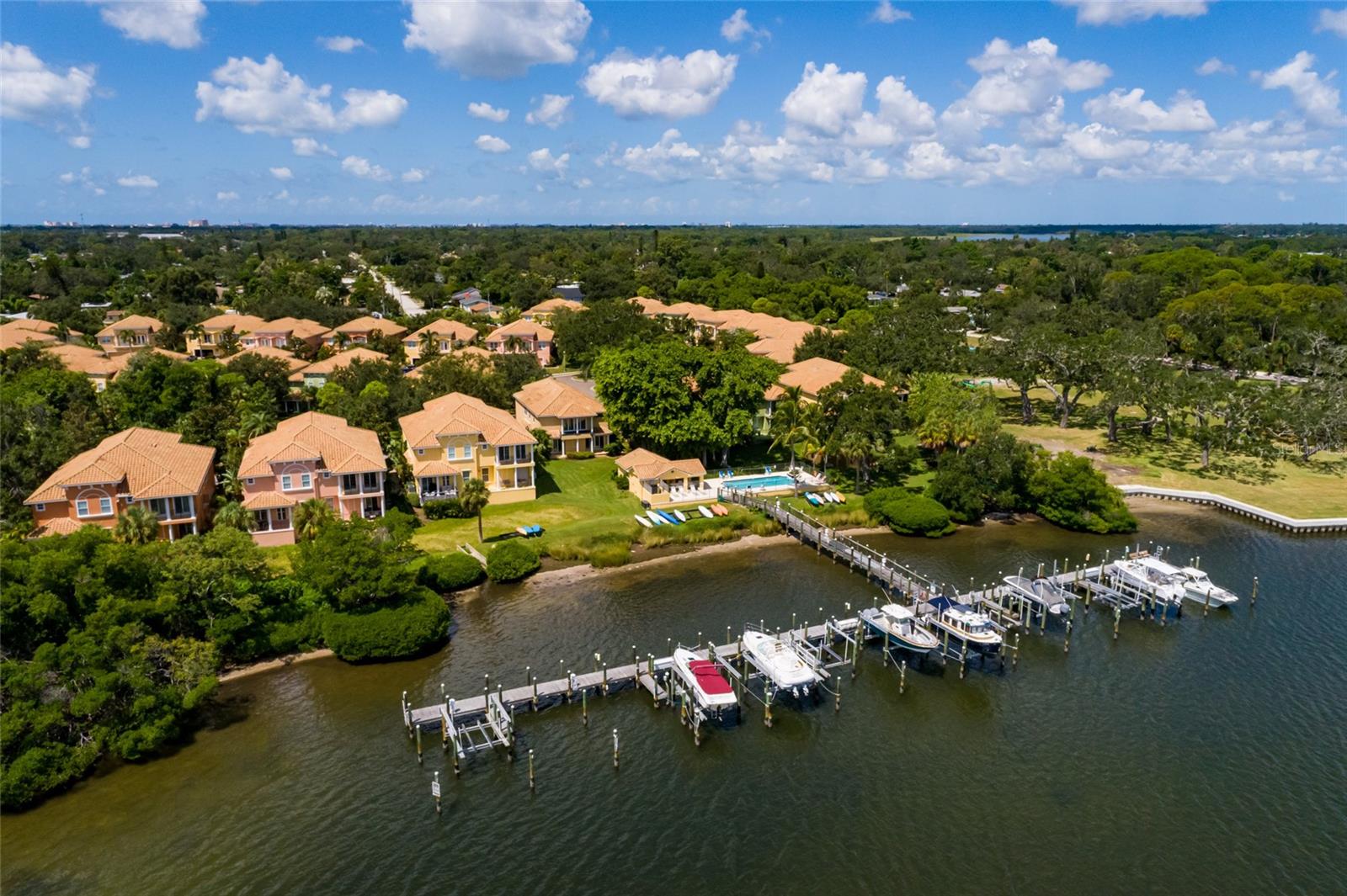 190 BANYAN BAY DR