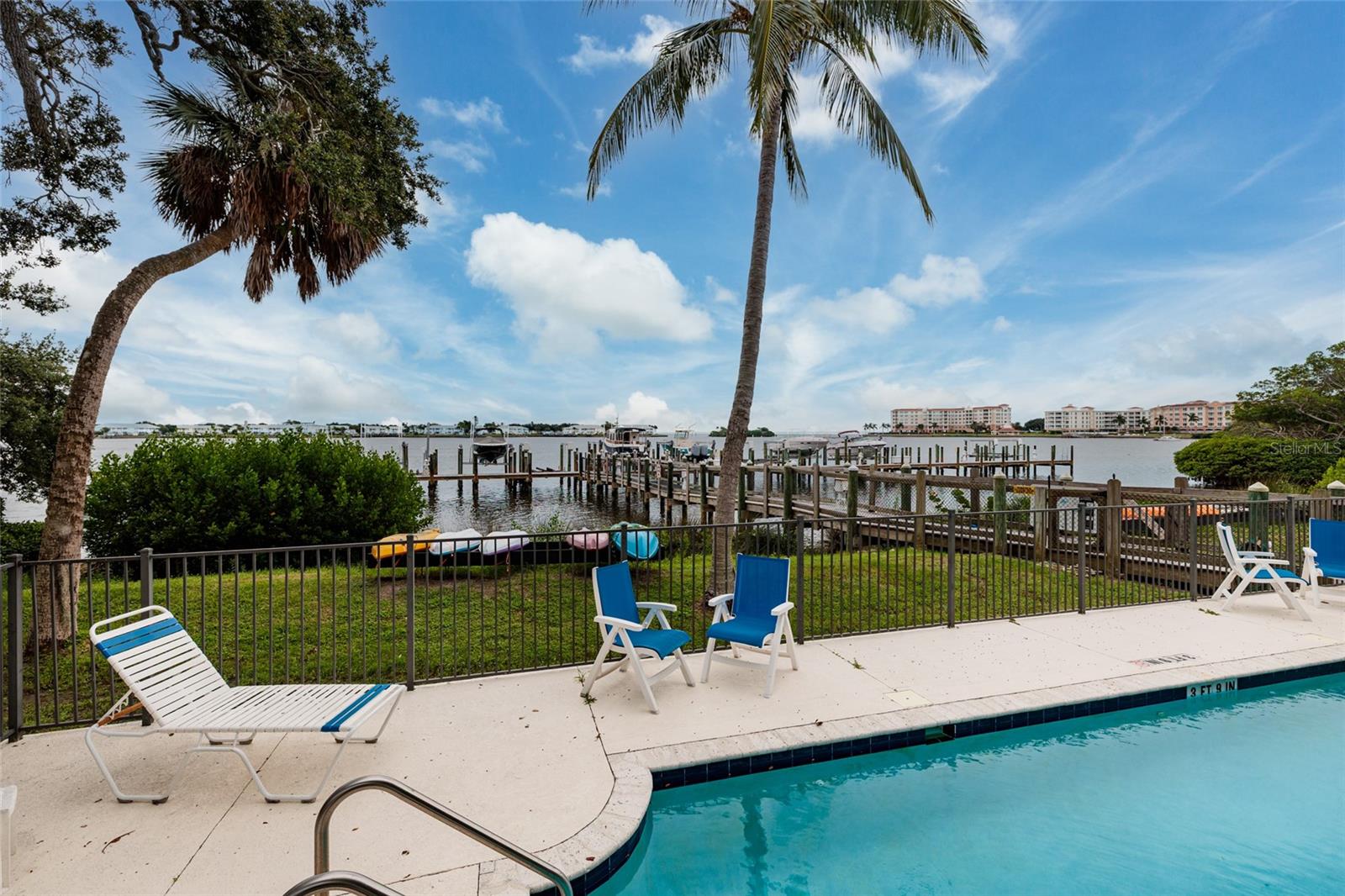 190 BANYAN BAY DR