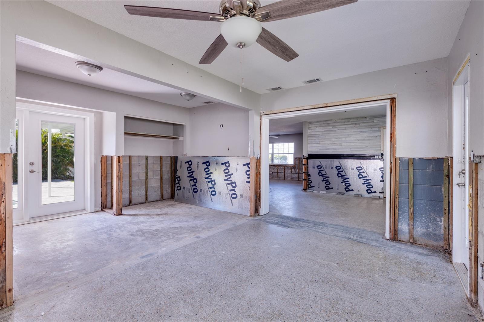 8801 SUNLIT COVE DR NE