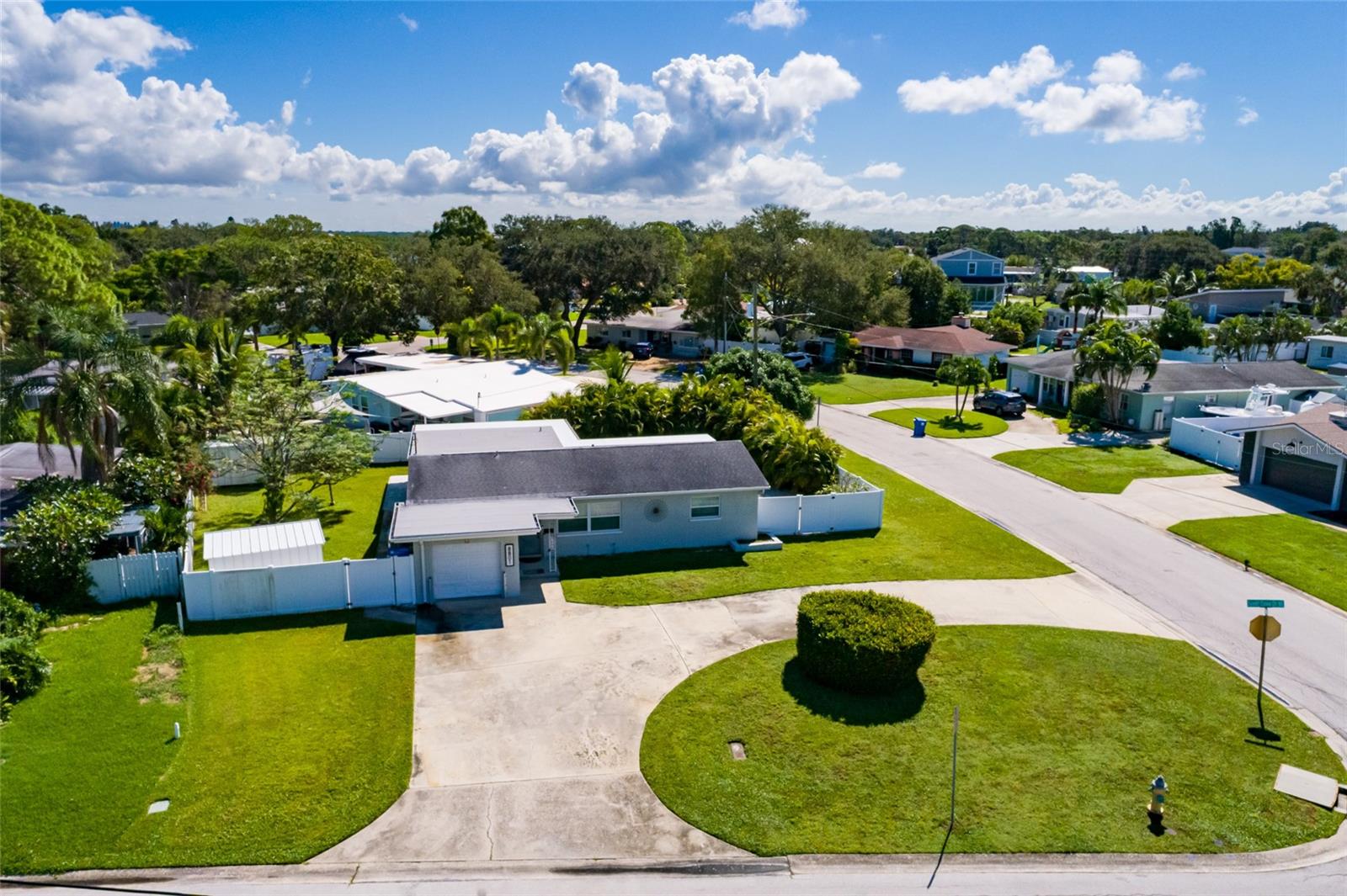 8801 SUNLIT COVE DR NE