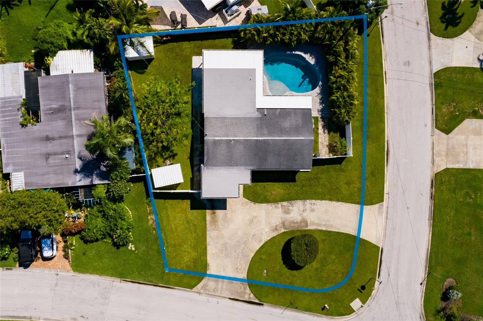 8801 SUNLIT COVE DR NE