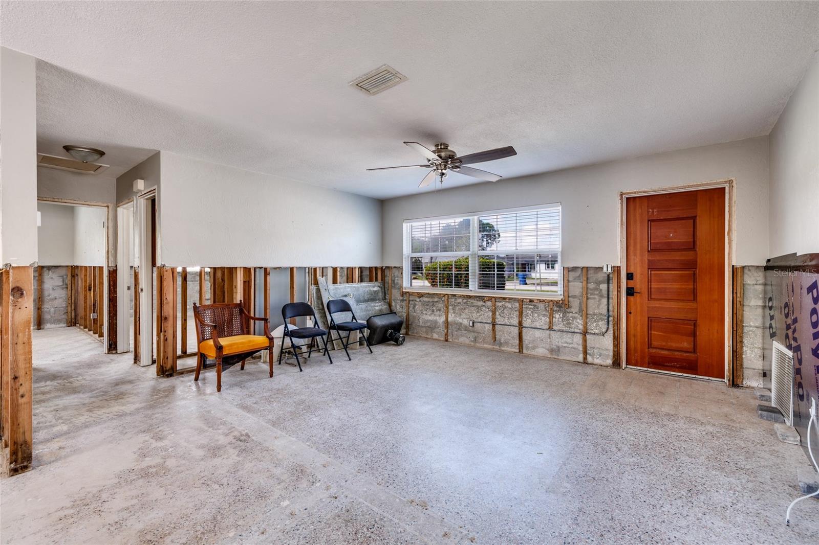 8801 SUNLIT COVE DR NE