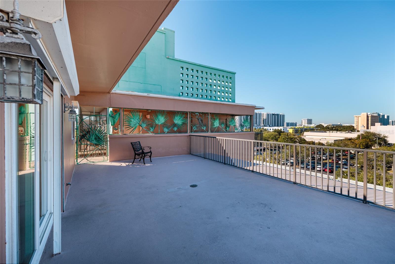 750 BURLINGTON AVE N #5B