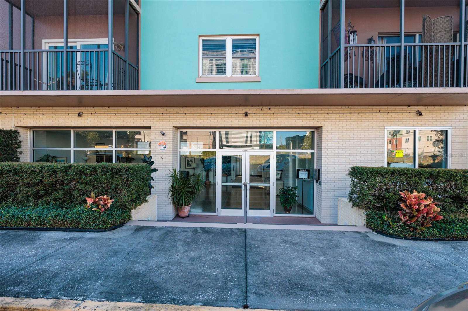 750 BURLINGTON AVE N #5B