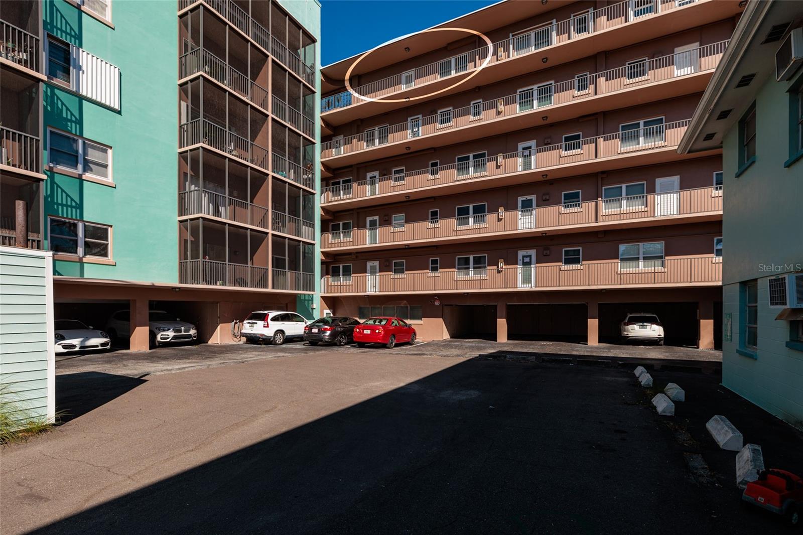 750 BURLINGTON AVE N #5B