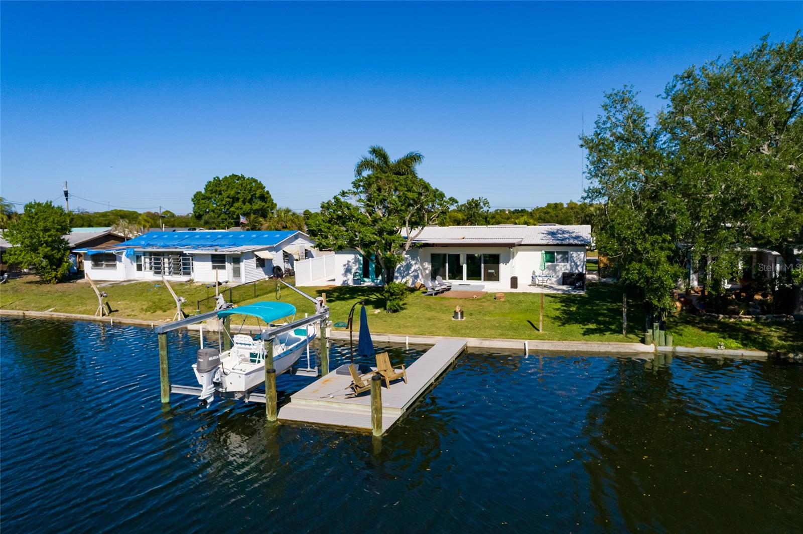 9298 SUN ISLE DR NE