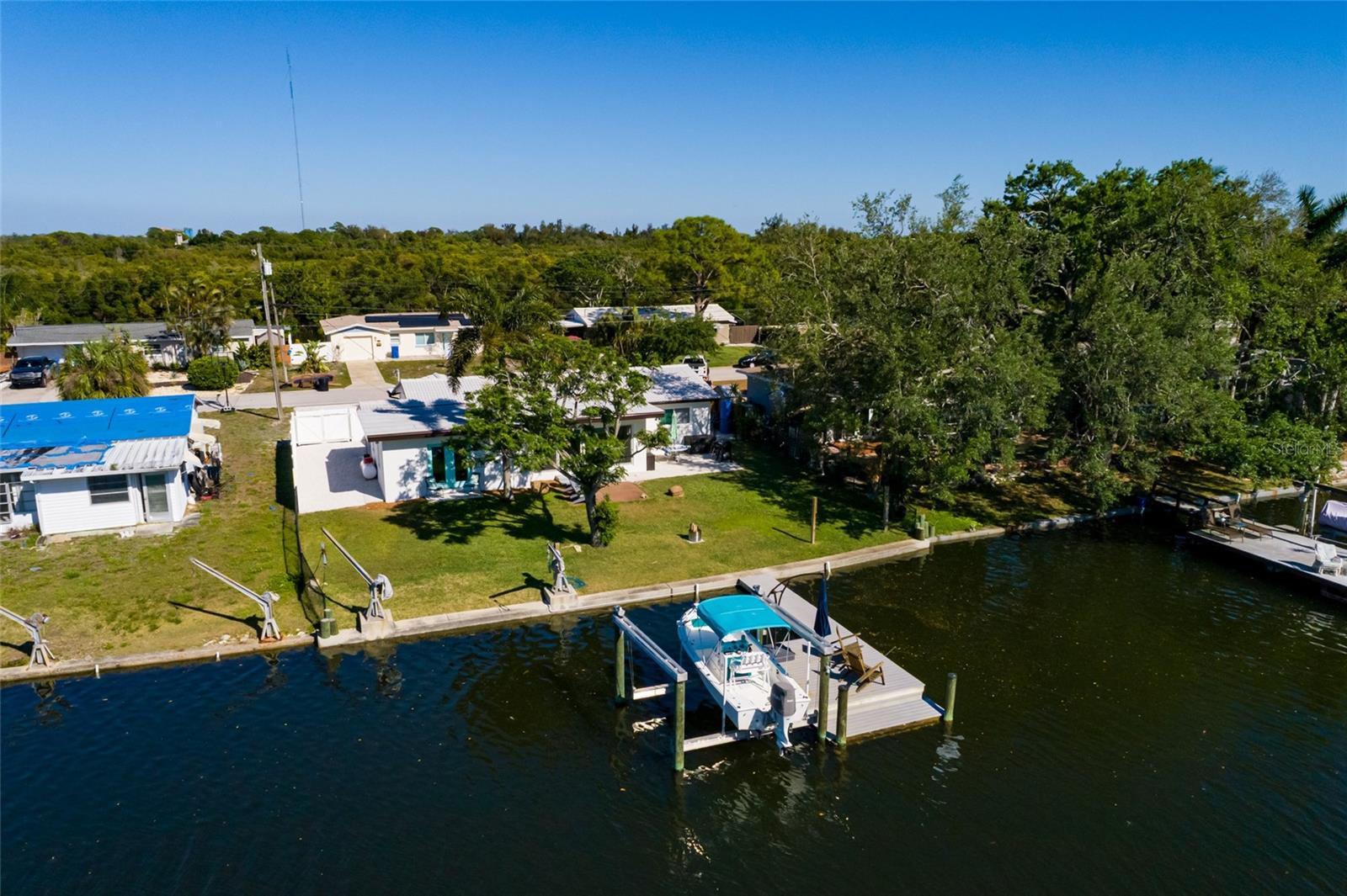 9298 SUN ISLE DR NE