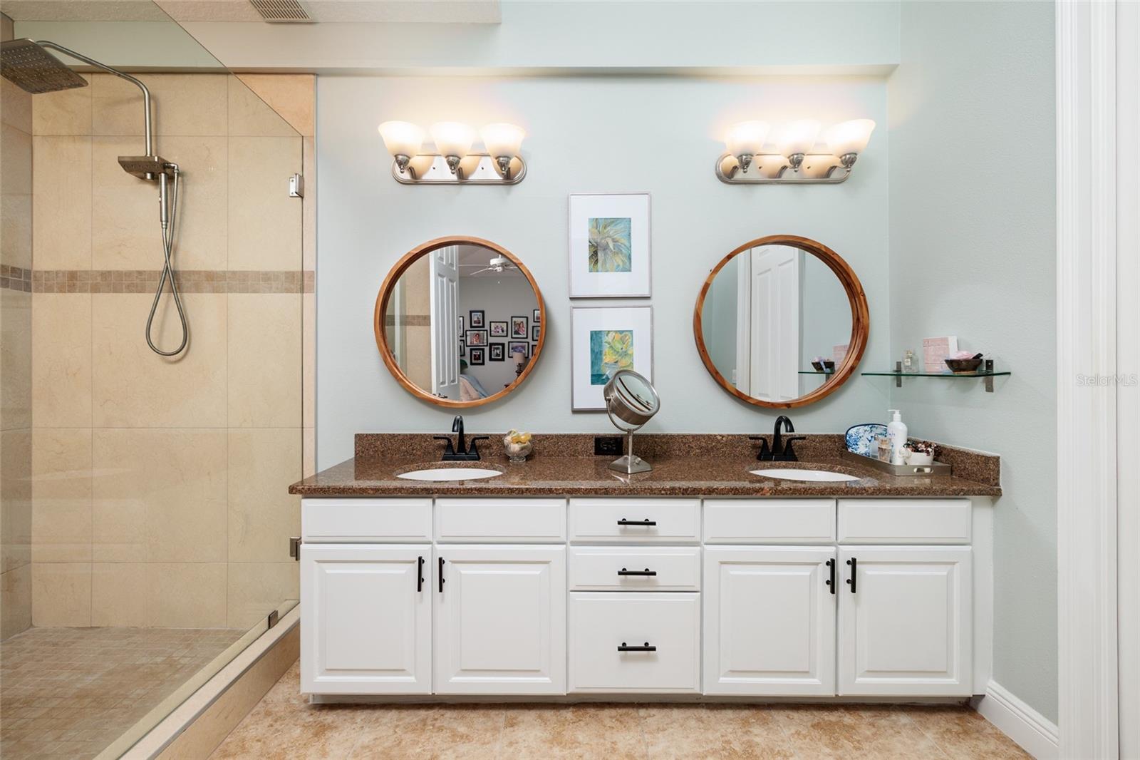 190 BANYAN BAY DR