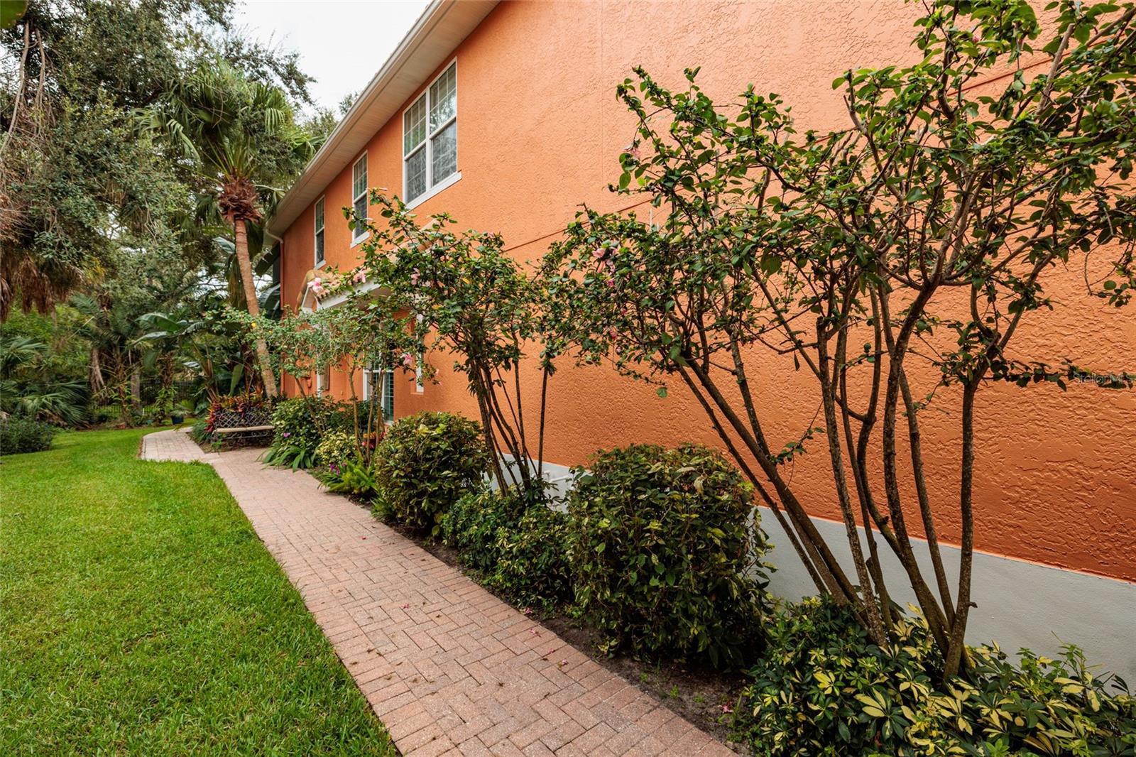 190 BANYAN BAY DR