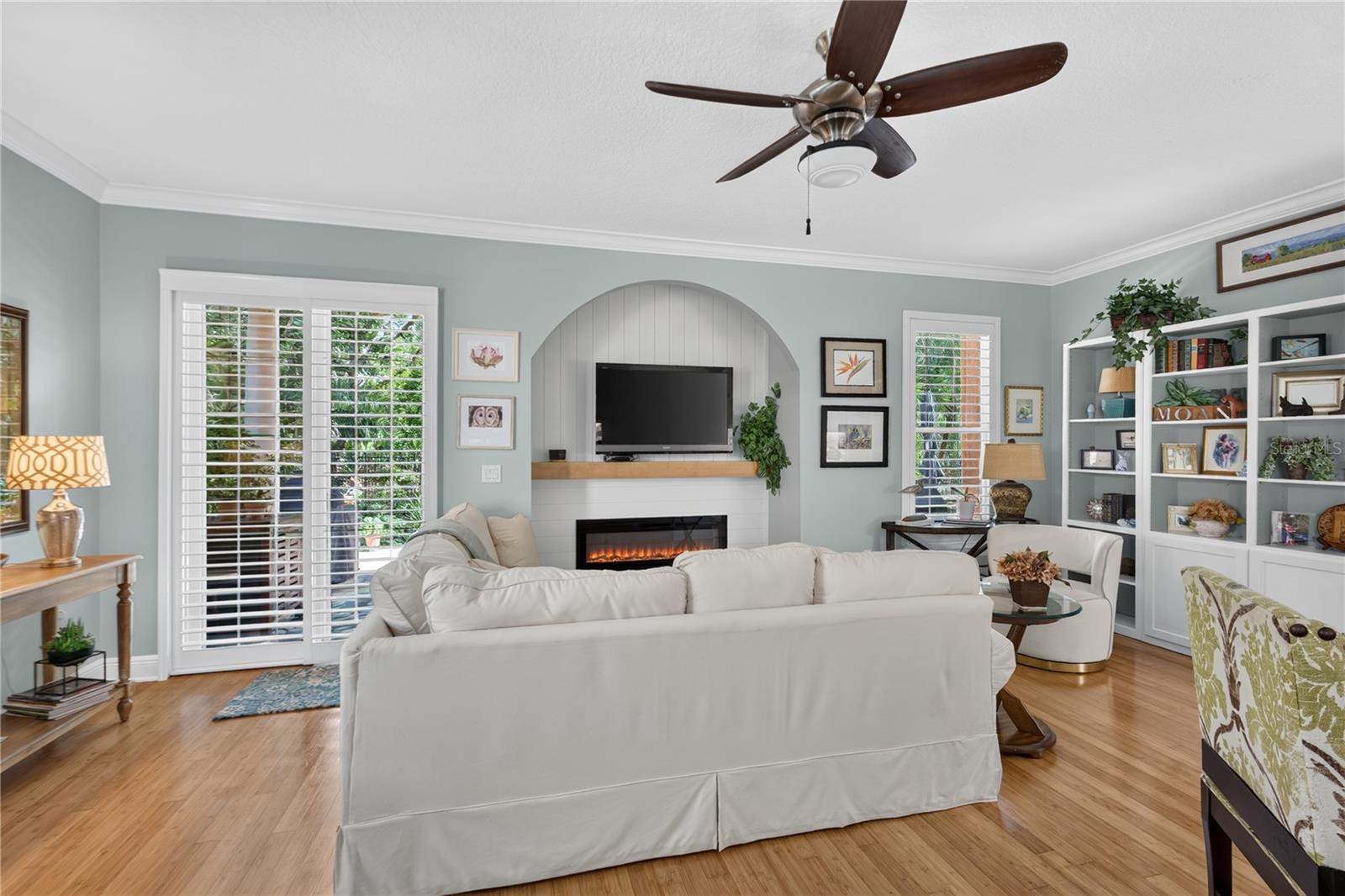 190 BANYAN BAY DR