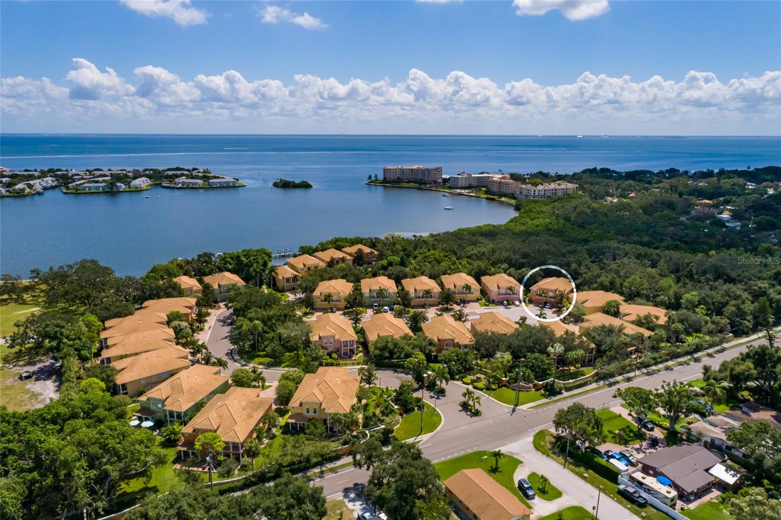 190 BANYAN BAY DR