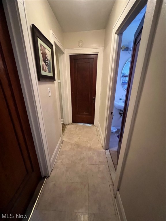 15813 Grovewood Avenue