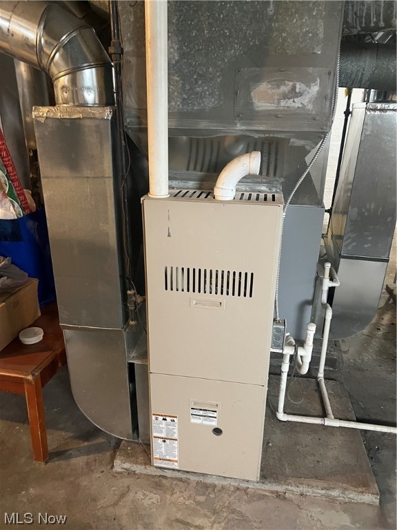 15813 Grovewood Avenue