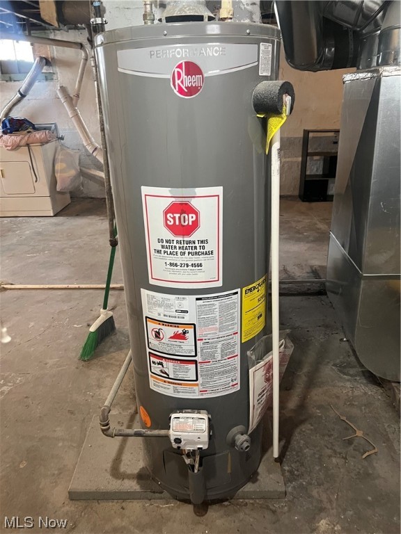 15813 Grovewood Avenue