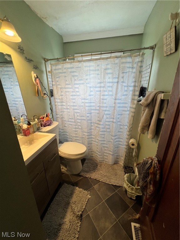 15813 Grovewood Avenue