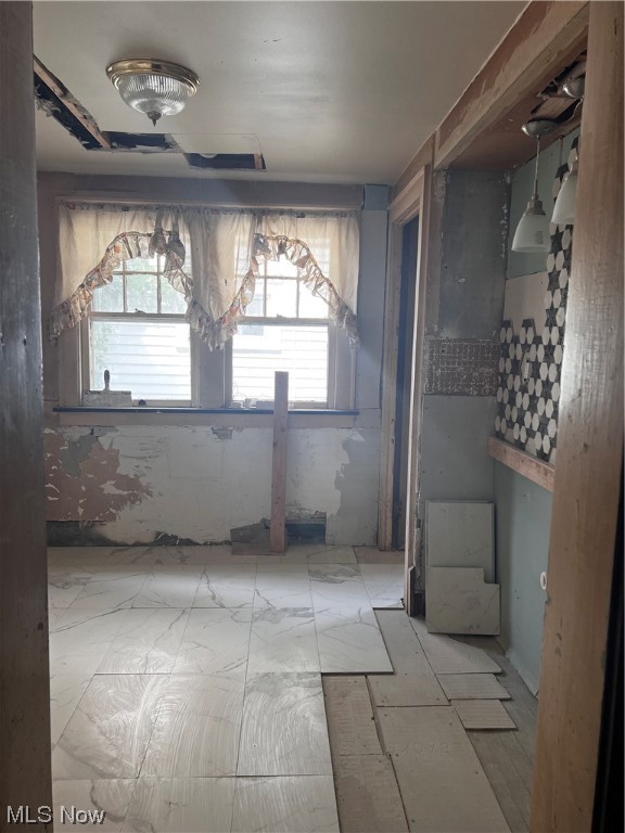 12718 Iroquois Avenue