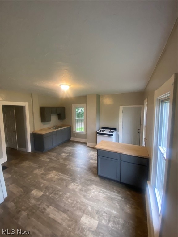 6615 Hoppensack Avenue