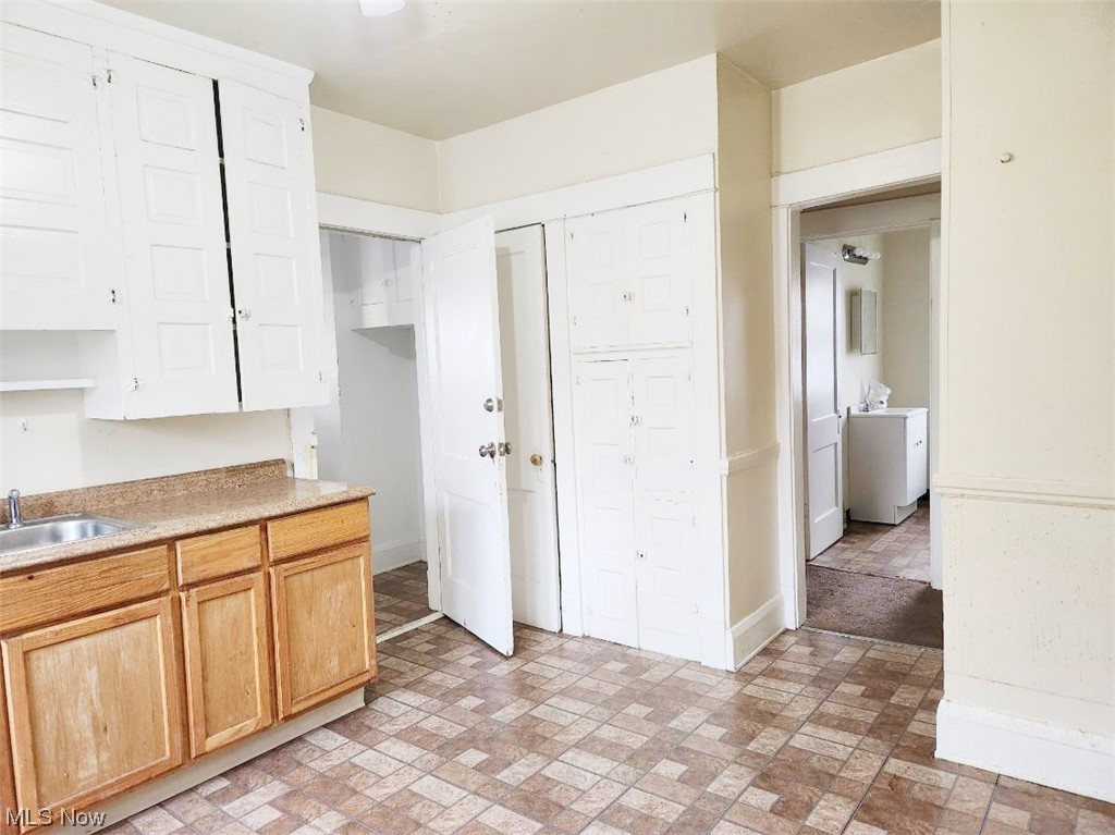 3326 E Overlook Road