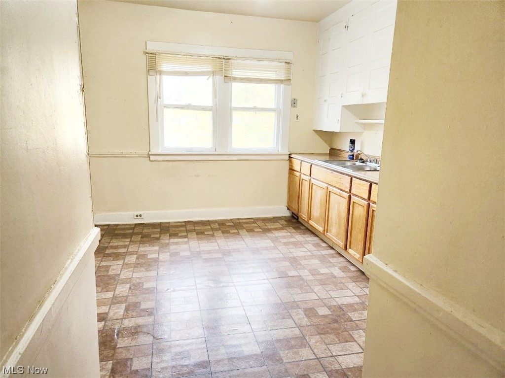 3326 E Overlook Road