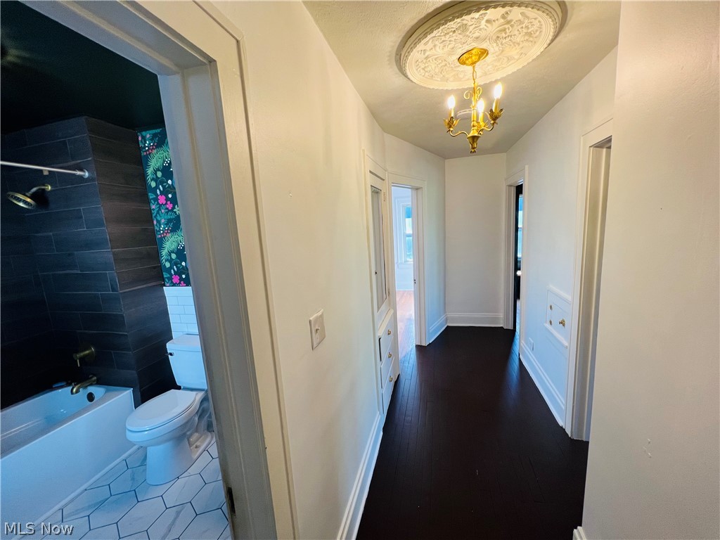 6001 Northcliff Avenue