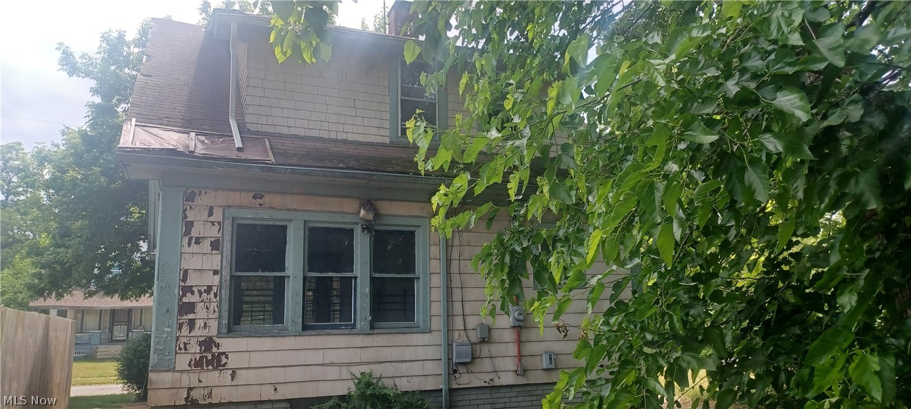 11409 Thornwood Avenue