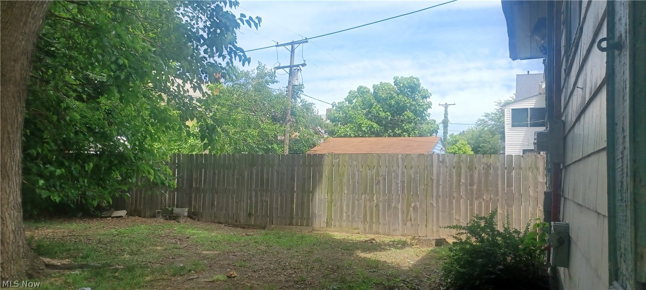 11409 Thornwood Avenue