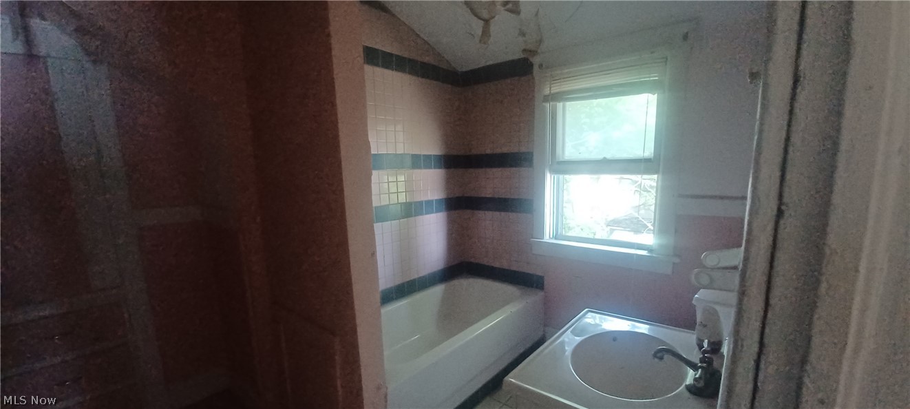 11409 Thornwood Avenue