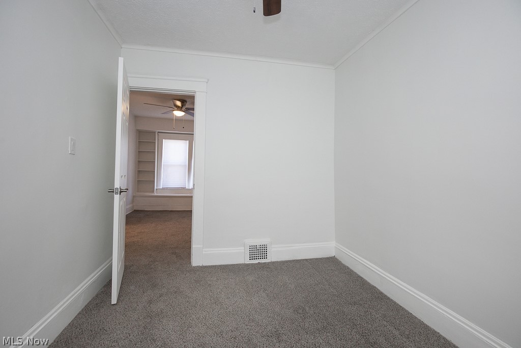 12021 Cromwell Avenue