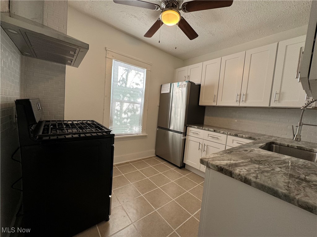 12021 Cromwell Avenue