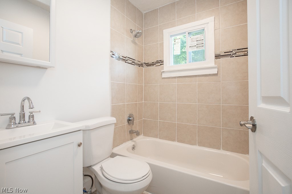 12021 Cromwell Avenue