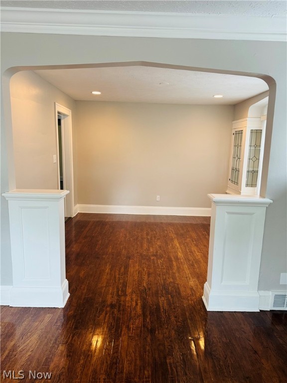 12102 Farringdon Avenue