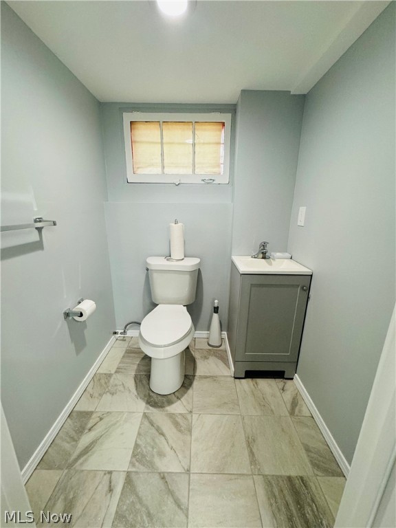 12102 Farringdon Avenue