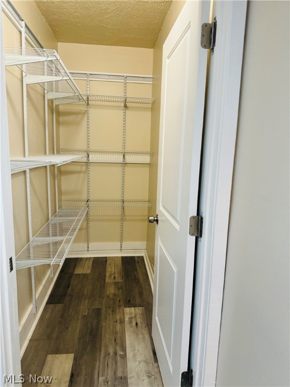 12102 Farringdon Avenue