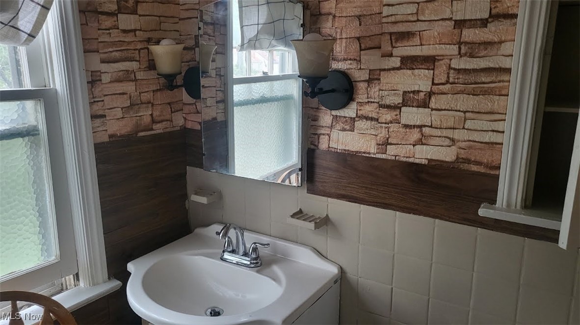 16315 Stockbridge Avenue