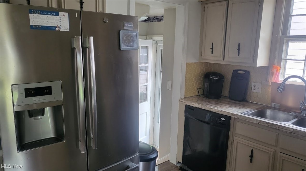 16315 Stockbridge Avenue