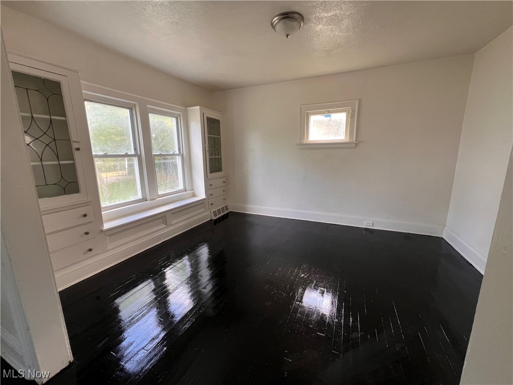 13216 Edgewood Avenue