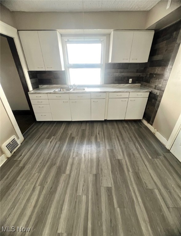 3675-3677 E 147th Street