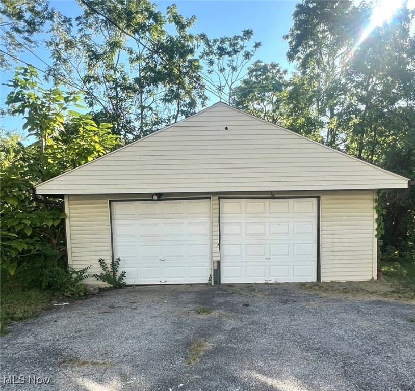 3675-3677 E 147th Street