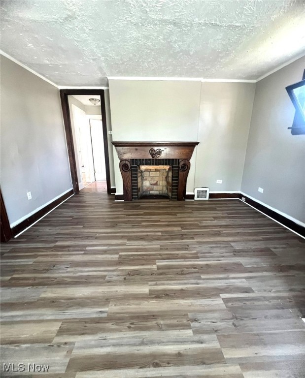 3675-3677 E 147th Street