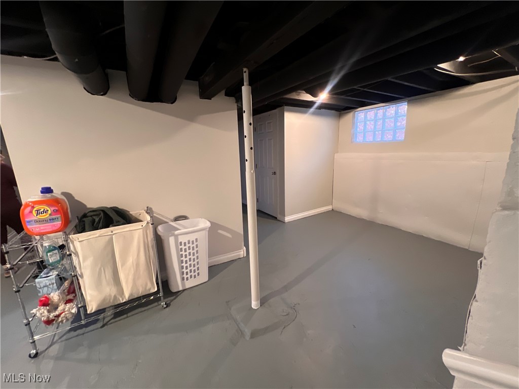 23151 Blackstone Avenue